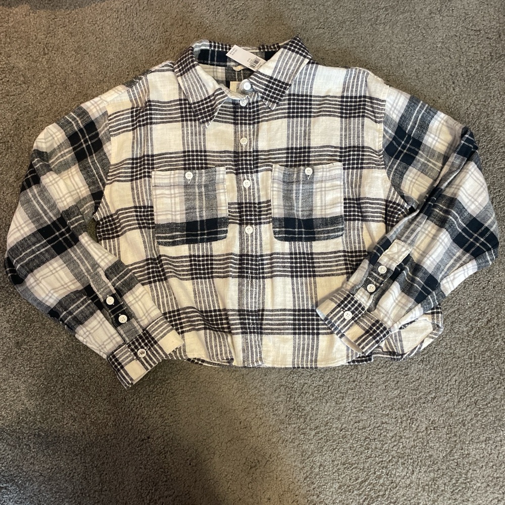 American Eagle Outfitters Black and White Plaid Shirt
